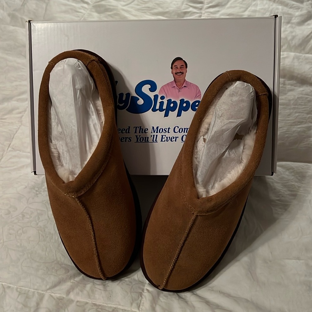 Men’s size 8, chestnut, My Slippers slippers.